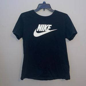 Nike black t-shirt - M